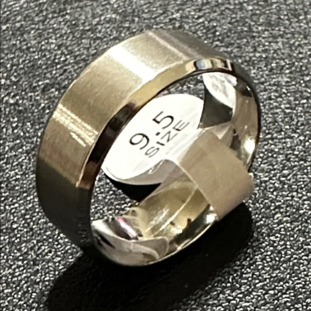 Silver-Tone Polished Beveled Edge Brushed Finish Band Ring Unisex NEW